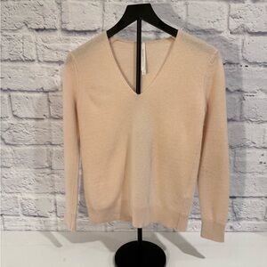 Babaton Soft Baby Pink V-Neck Sweater S